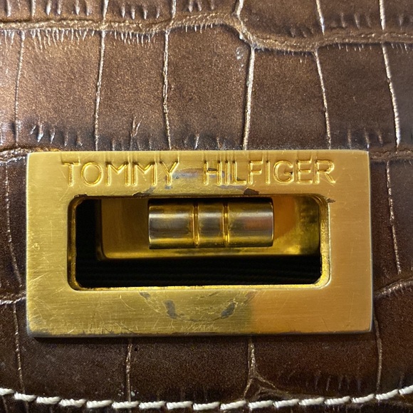 Tommy Hilfiger Handbag in a Good Condition - Picture 13 of 14